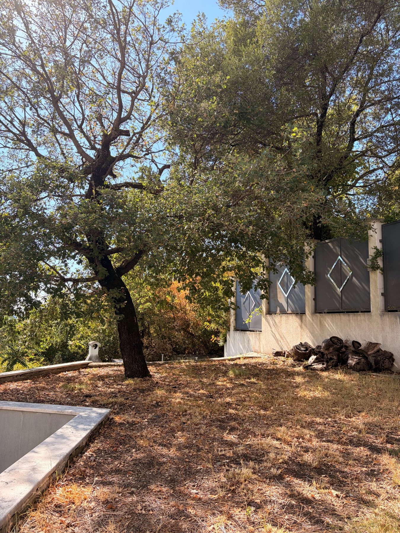 Villa Katarina — Garden and surrounding landscape